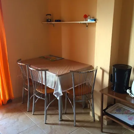 Kostas House Apartman